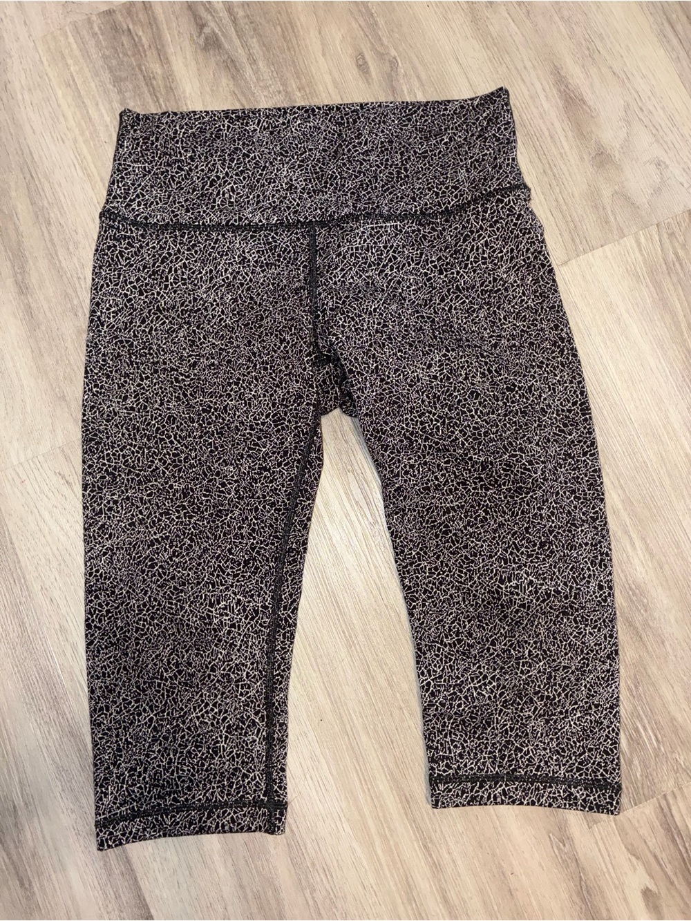 Lululemon Black and White Active Capri Leggings